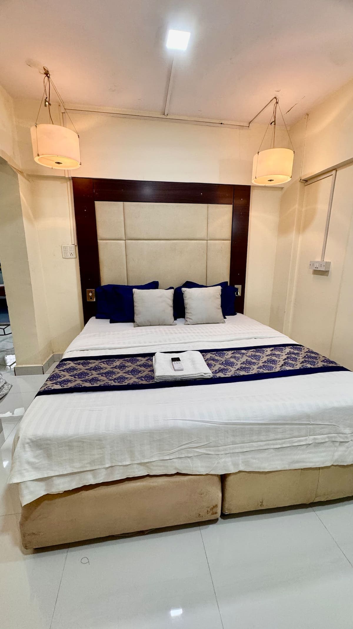 Furnished Vintage 2BHK Apartment, Andheri West, photo 5