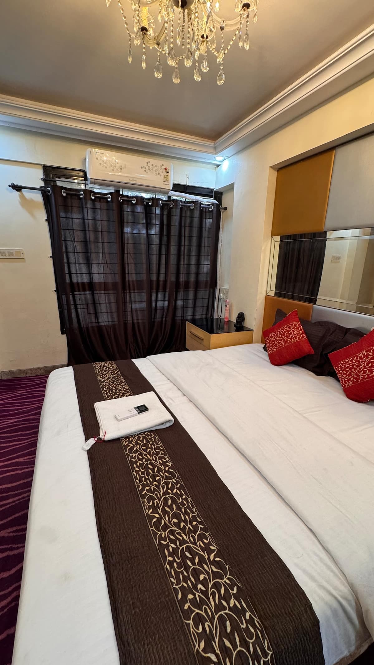 Grand Spacious 2BHK Apartment near Versova Beach, photo 5